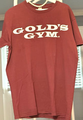 Gold’s Gym MEDIUM DEEP MAROON or BURGUNDY T-Shirt *IN GOOD CONDITION SMALL STAIN