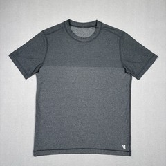 Vuori Grandview Tech Short Sleeve Tee Men’s Small Gray Performance Style #V197