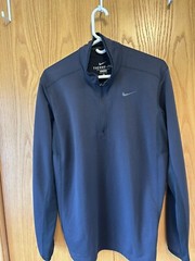 Nike Therma Fit 1/4 Zip. Large. 22”x29”. Great Condition!