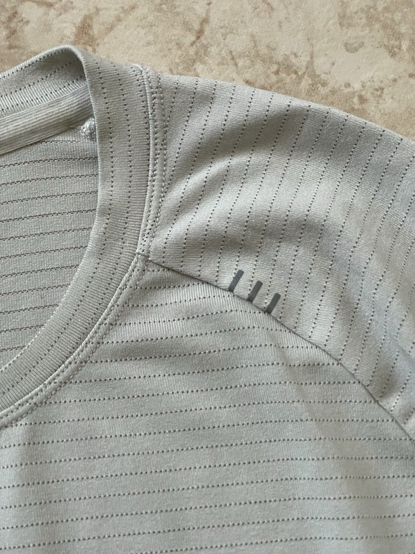 Lululemon Metal Vent Tech Men’s Short Sleeve Light XL Running Training Gym Top gallery