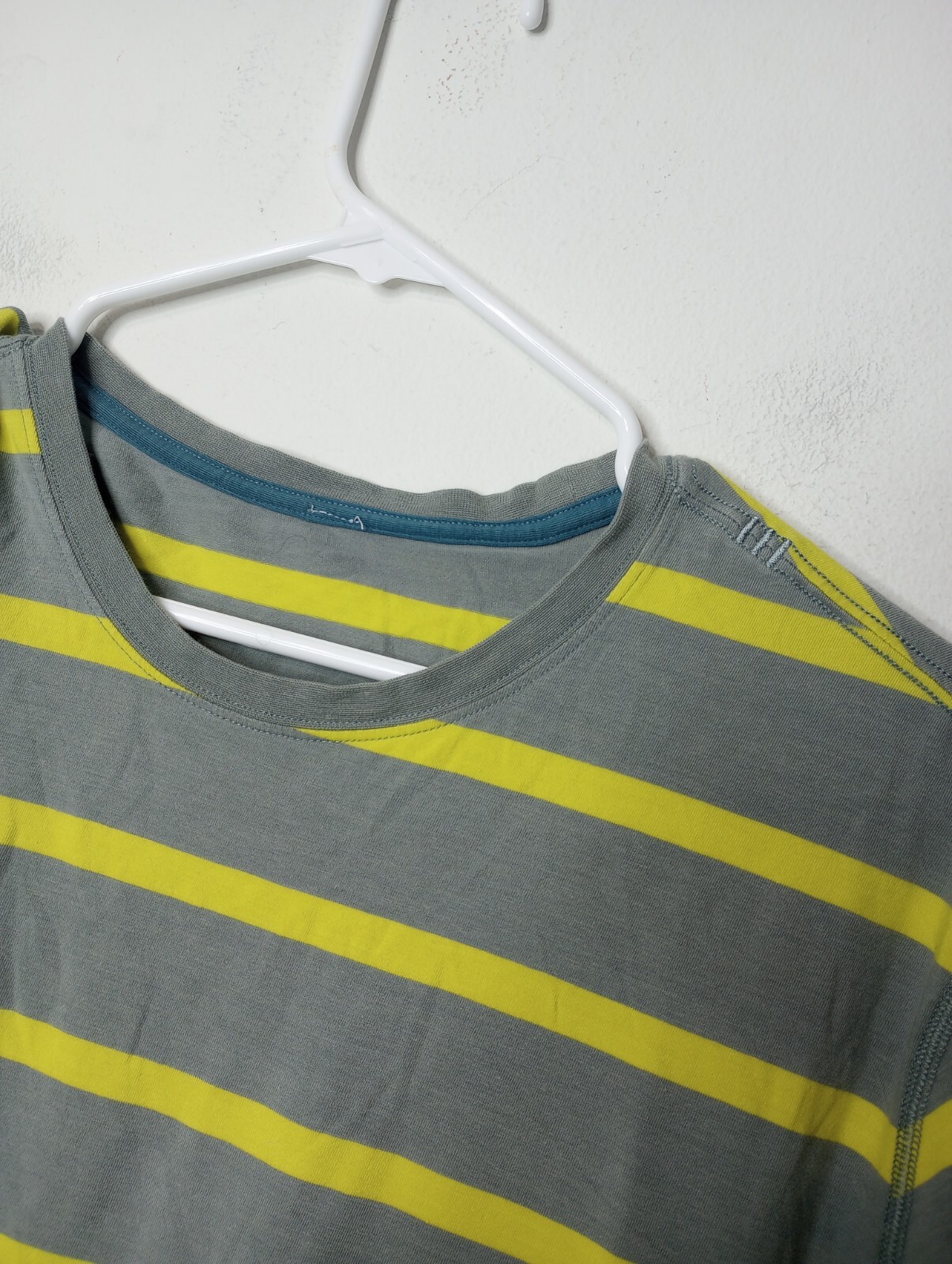 Lululemon 5 Year Basic Tee Grey Yellow Stripe Large gallery