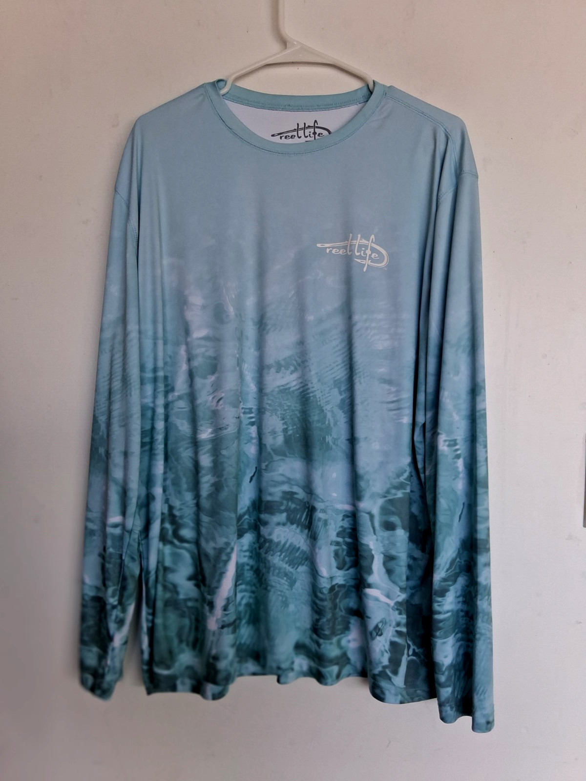 Reel Life 2XL performance shirt in light blue and green. Excellent condition gallery