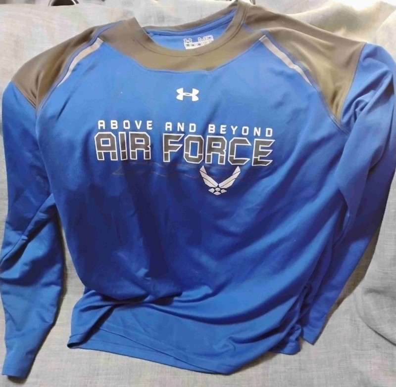 2 Mens UNDER ARMOUR MD loose Air Force and Russell shorts Men's Medium? Blue gallery