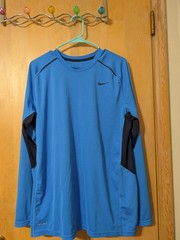 Nike Dri-FIT Mens L Blue Long Sleeve Crew Neck Pullover Poly Breathable Logo