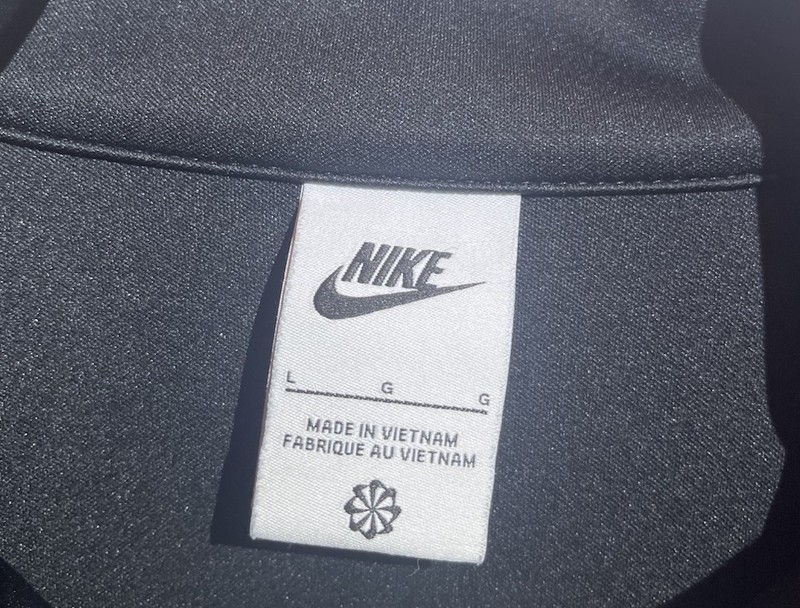 Nike Long Sleeve Zip Up Size Large gallery