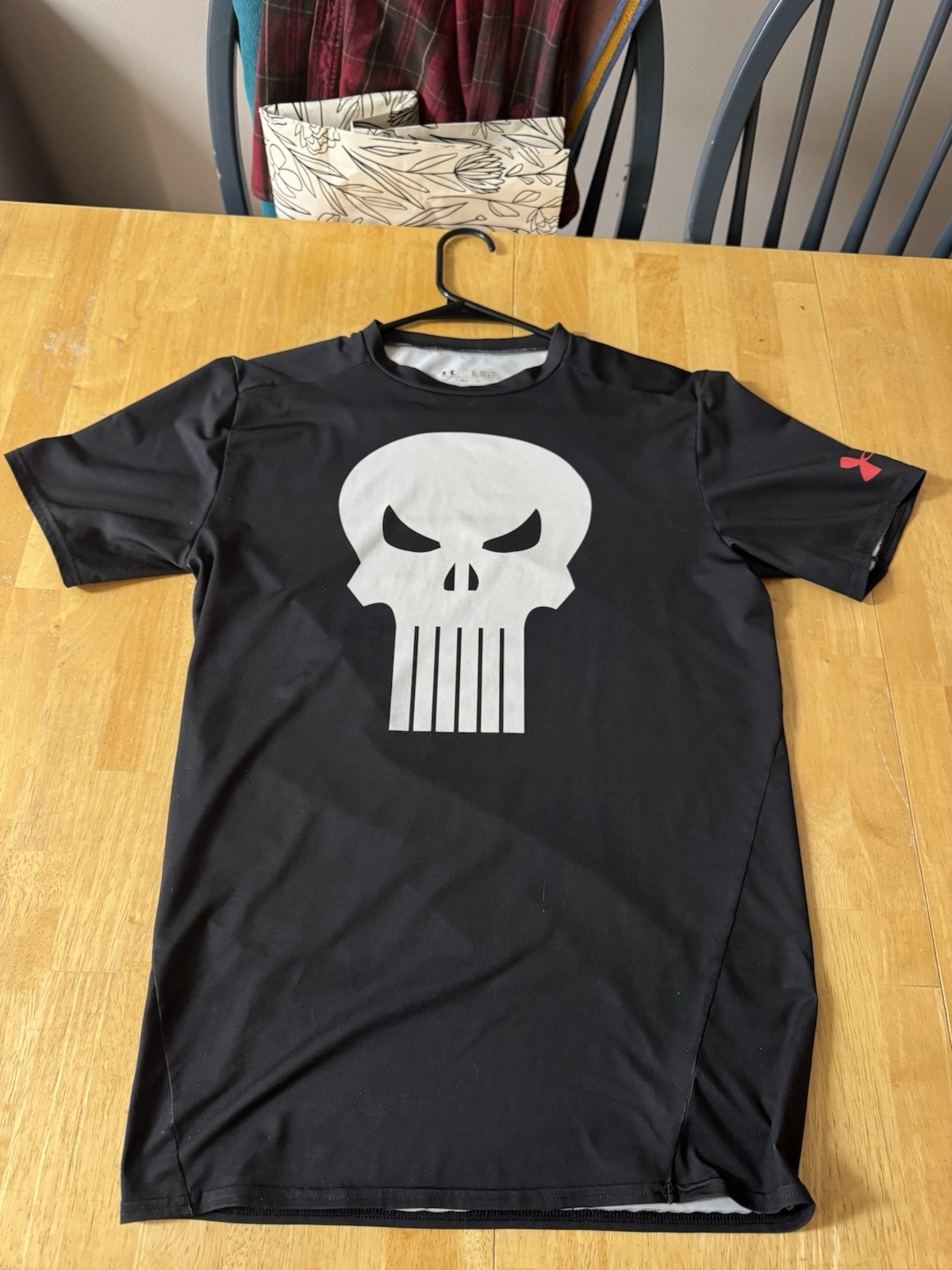 Under Armour Punisher Skull Shirt Mens XL Black HeatGear Compression gallery