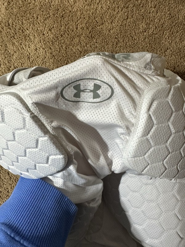 Under Armour Compression Padded Heat Gear Hex White Gray Camo Size Small Shirt gallery