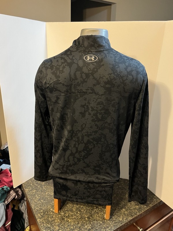 Under Armour Men’s LS 1/4 Zip Pullover Black Camouflage Small Polyester - NWT gallery