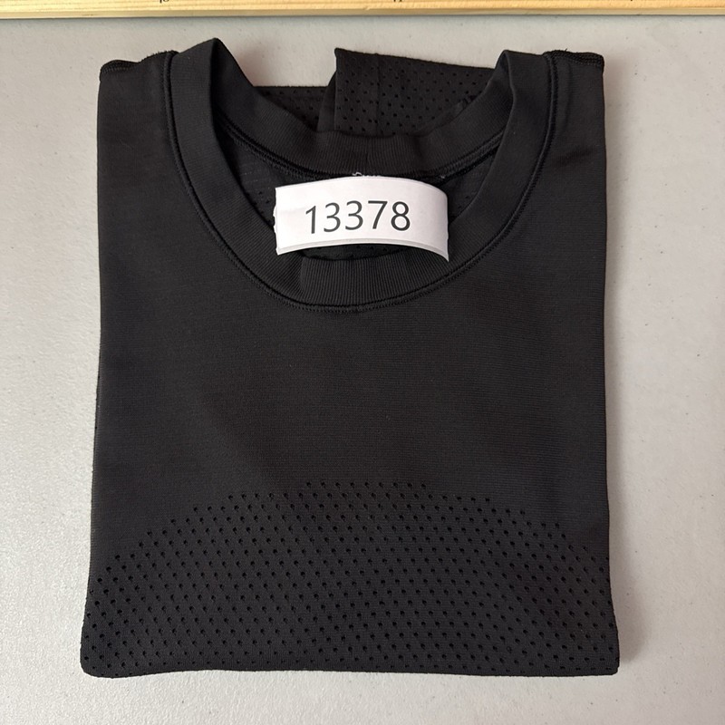 Lululemon Metal Vent Breathe Tee Mens Medium Black Mesh Short Sleeve Running gallery