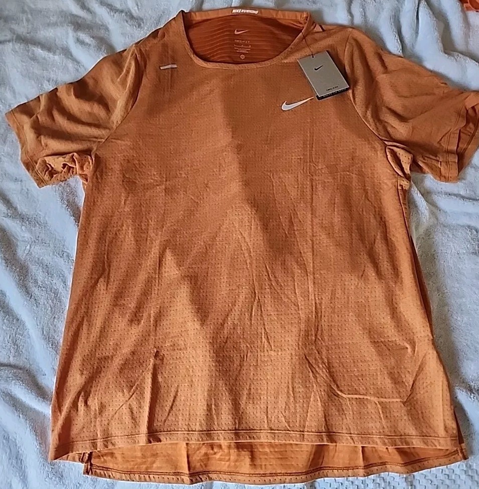Nike Mens Drifit Rise 365 Running Top. Sz. Lrg. Retail $55. Burnt Orange Color.