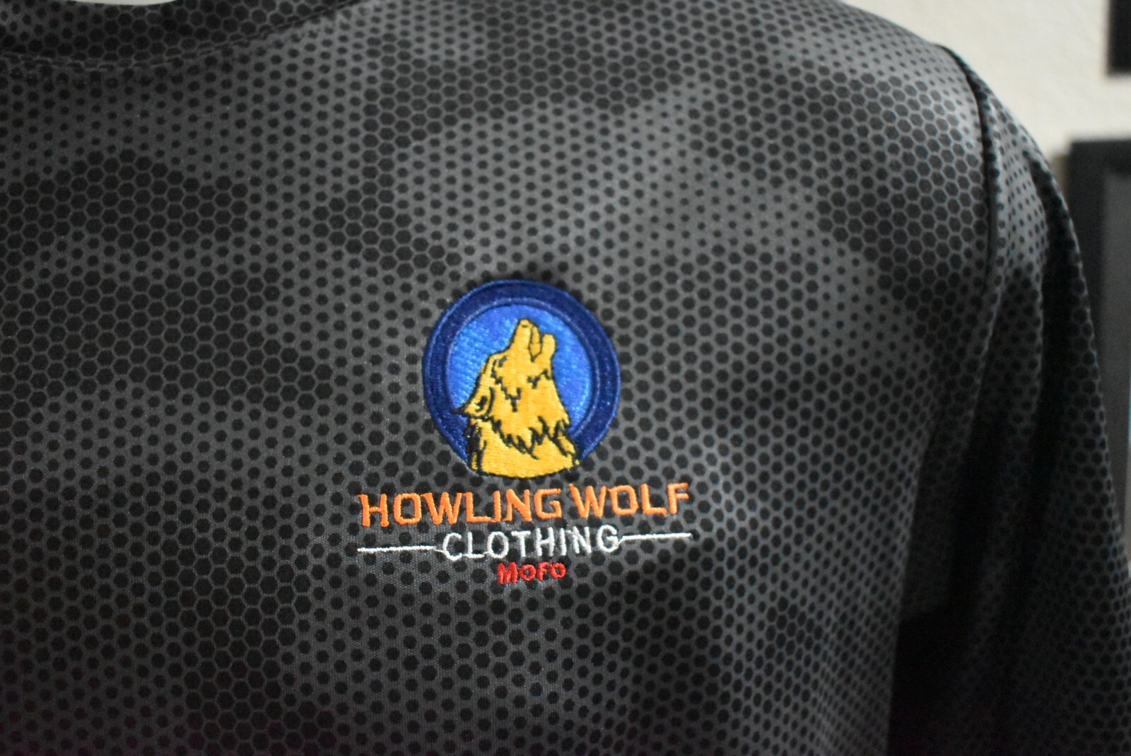 Howling Wolf Clothing Logo Howling Wolf Black Sport tec T-Shirt Sz-M gallery