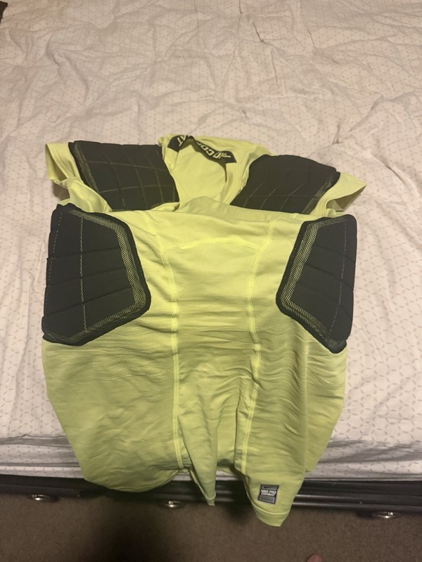 Nike pro Combat Padded Compression Shirt Size Medium Yellow gallery