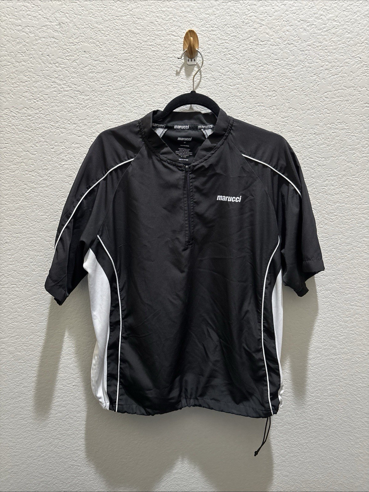 Marucci Men's Med 1/4 Zip Shirt Black/White Hem Draw String gallery
