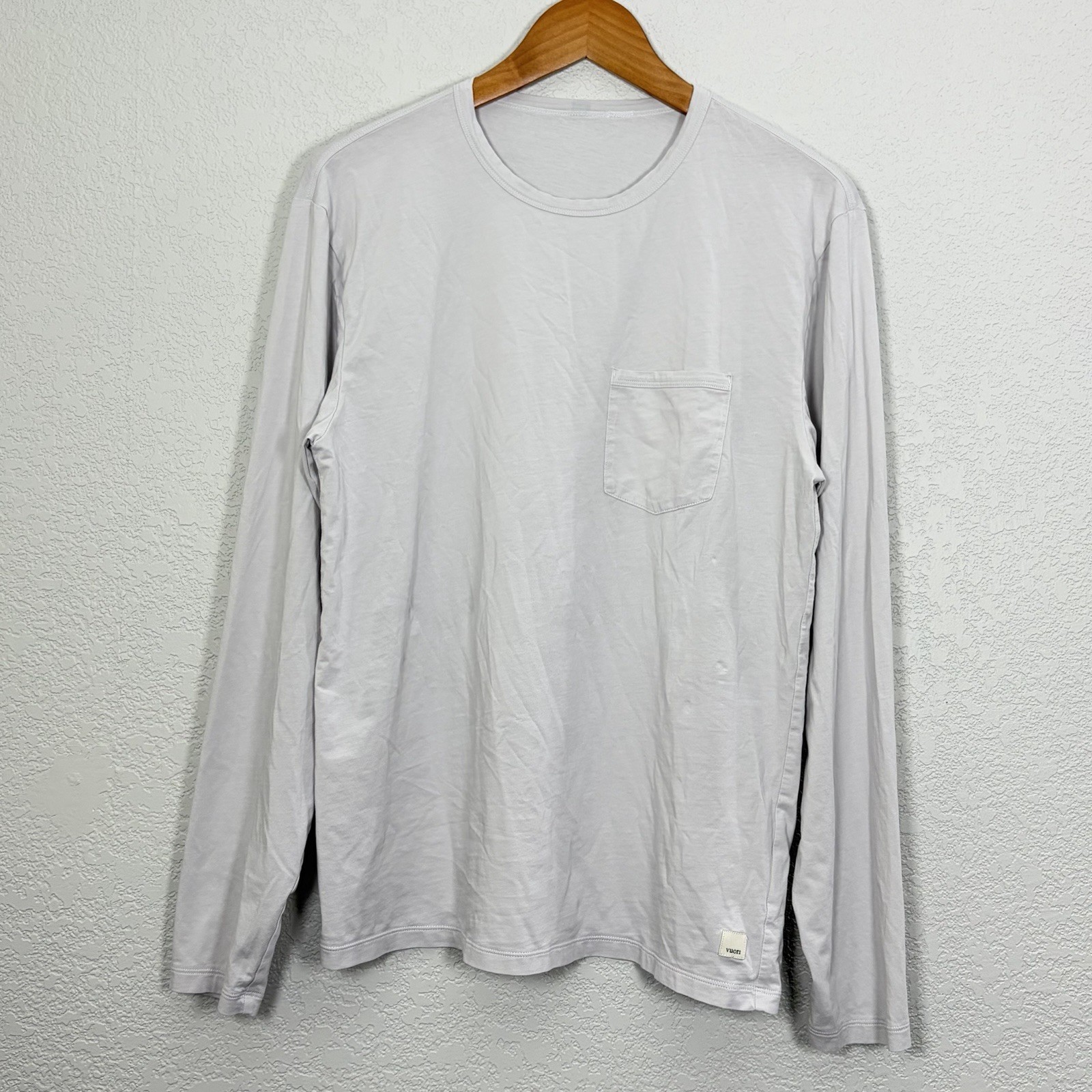 Vuori Men’s S/M Pocket Tee Light Gray Crew Neck Athleisure gallery