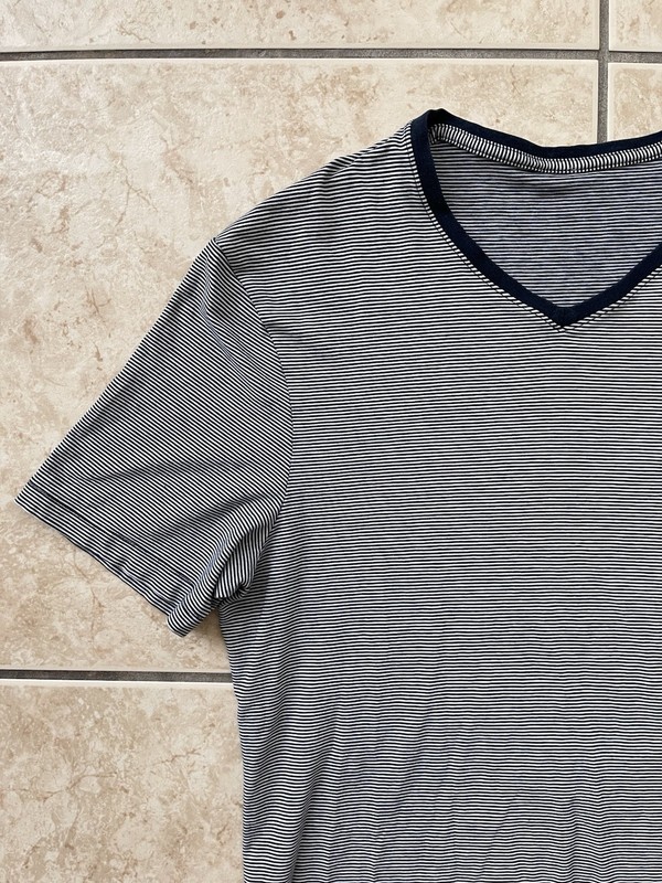 Lululemon Basic V-Neck Men’s Short Sleeve Dark Medium Stripe Classic Run T-Shirt gallery