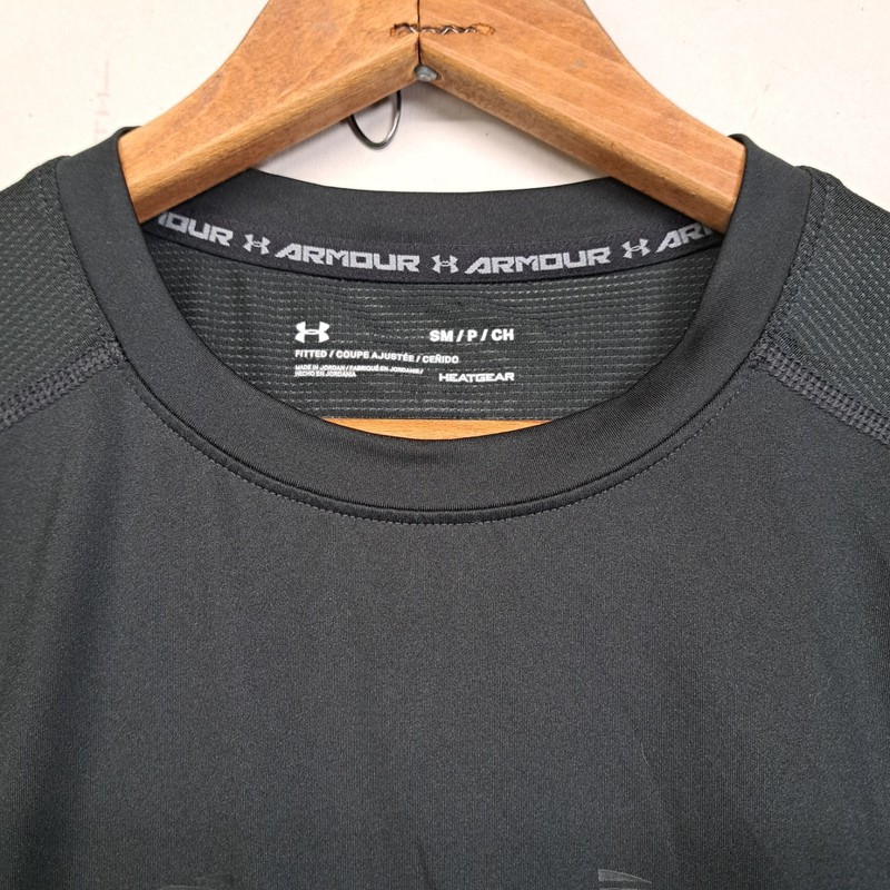 Under Armour HeatGear Small Fitted Shirt Black Big Logo Short Sleeve Tee gallery