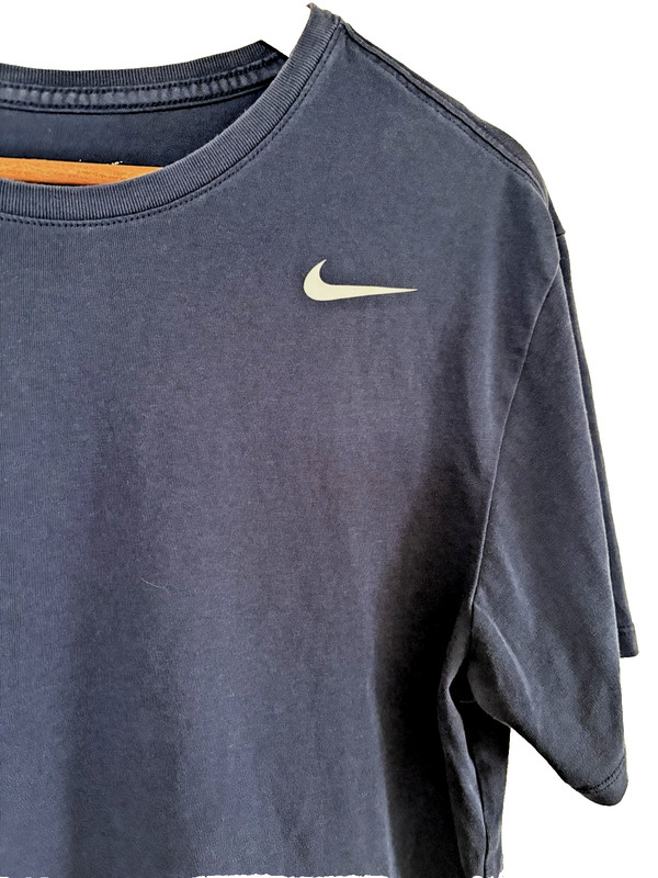 The Nike Tee Dri-Fit Navy Blue Short Sleeve Shirt L Gym Active Running Workout gallery