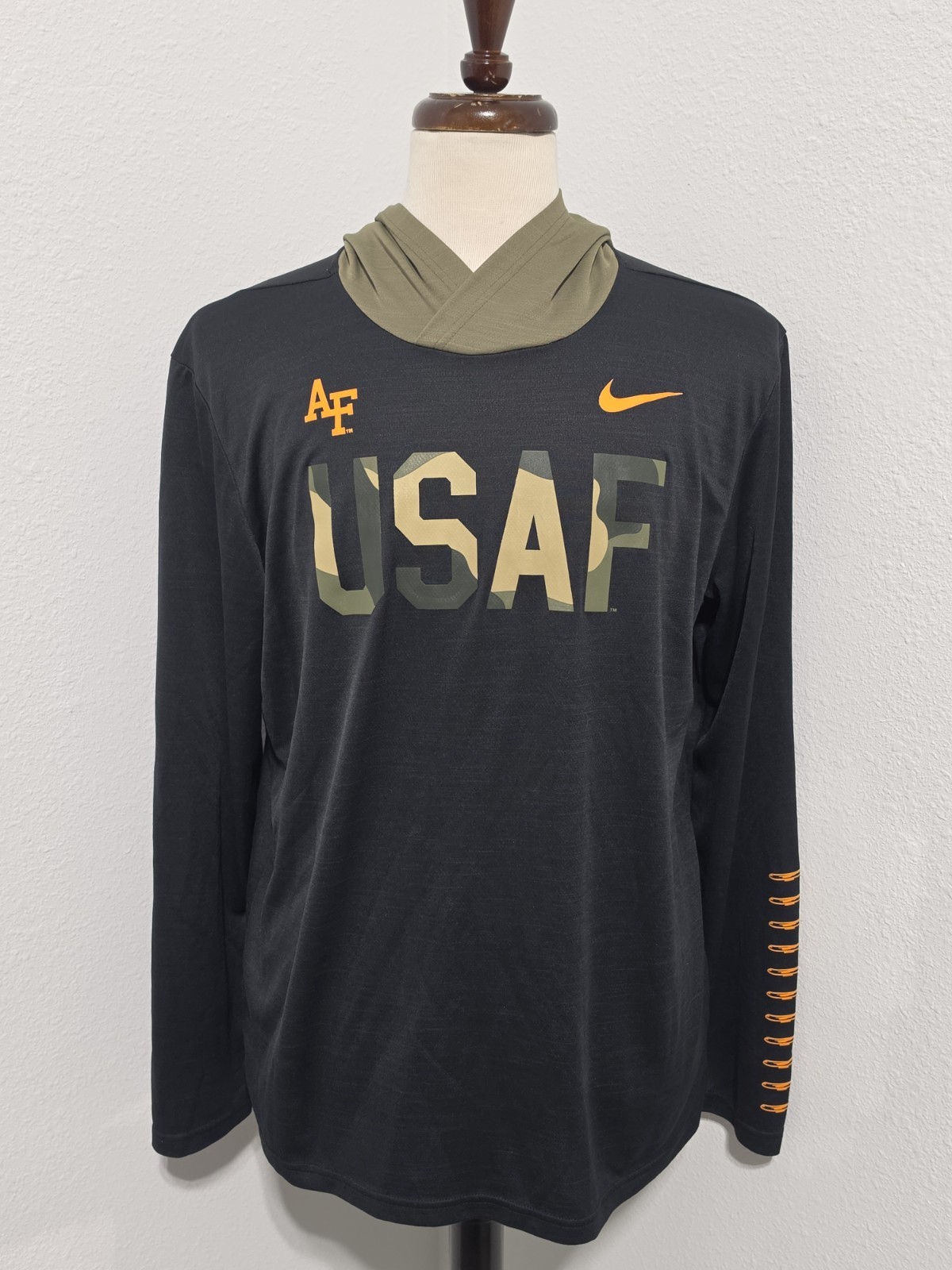 Nike USAF Air Force Long Sleeve Hoodie Shirt Men Size Large gallery