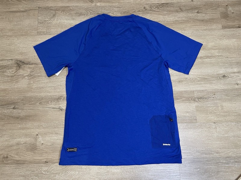 NWT Athletic Works Pockets Jacquard Tee Mens Size M Blue Running Athletic Shirt gallery