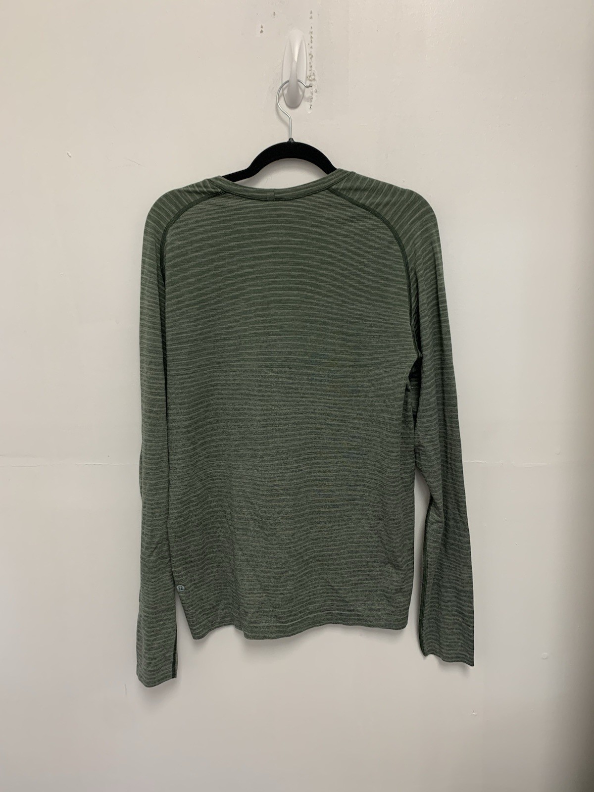Lululemon Men’s L METAL VENT TECH LONG SLEEVE 2.0 Wave Fade Rosemary Green gallery
