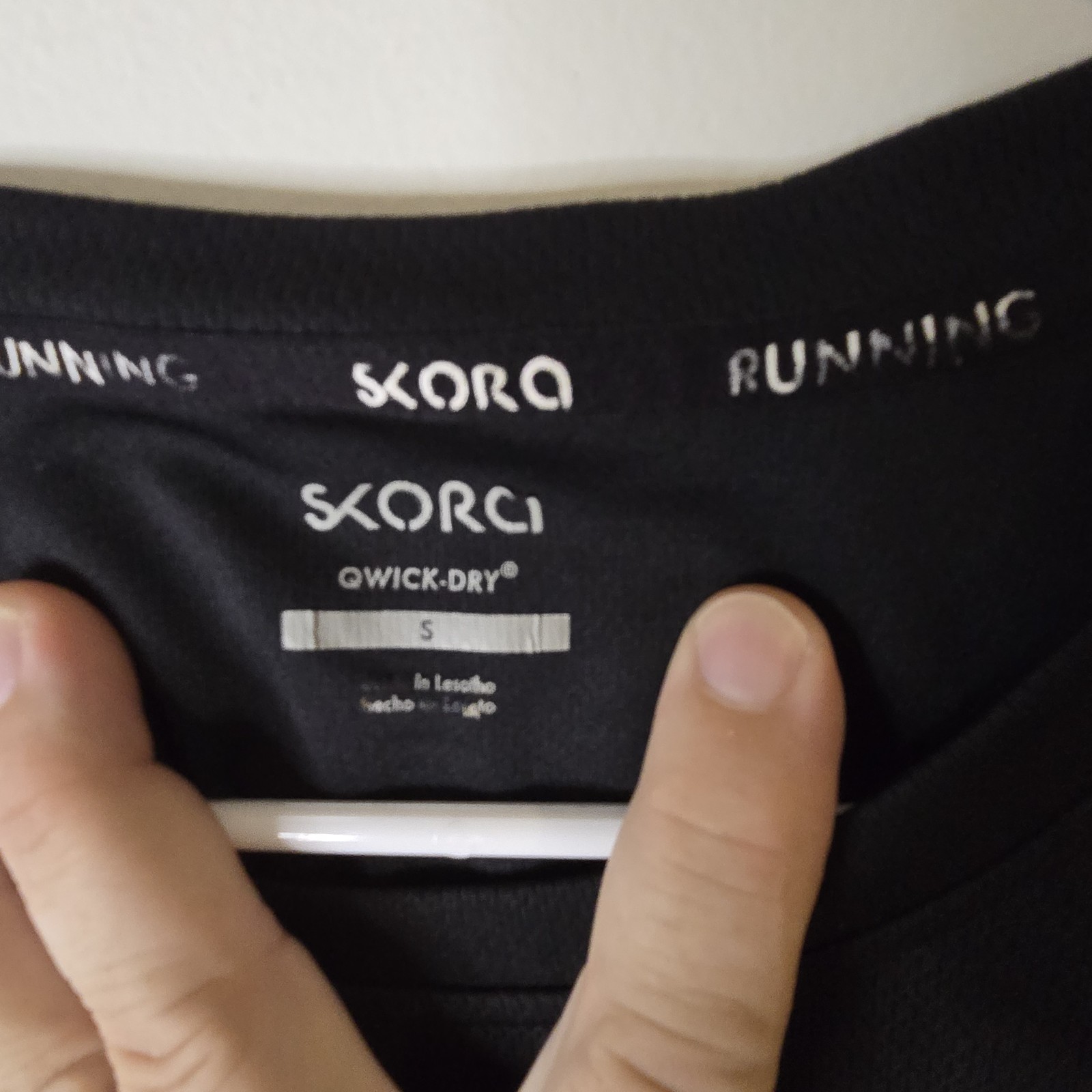 Skora Men's Small Qwick-Dry Running Stretch Performance tank top. Black gallery