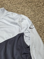 NIKE SHIELD Men’s Medium Gray Standard Fit Golf Sweatshirt Long Sleeved Shirt