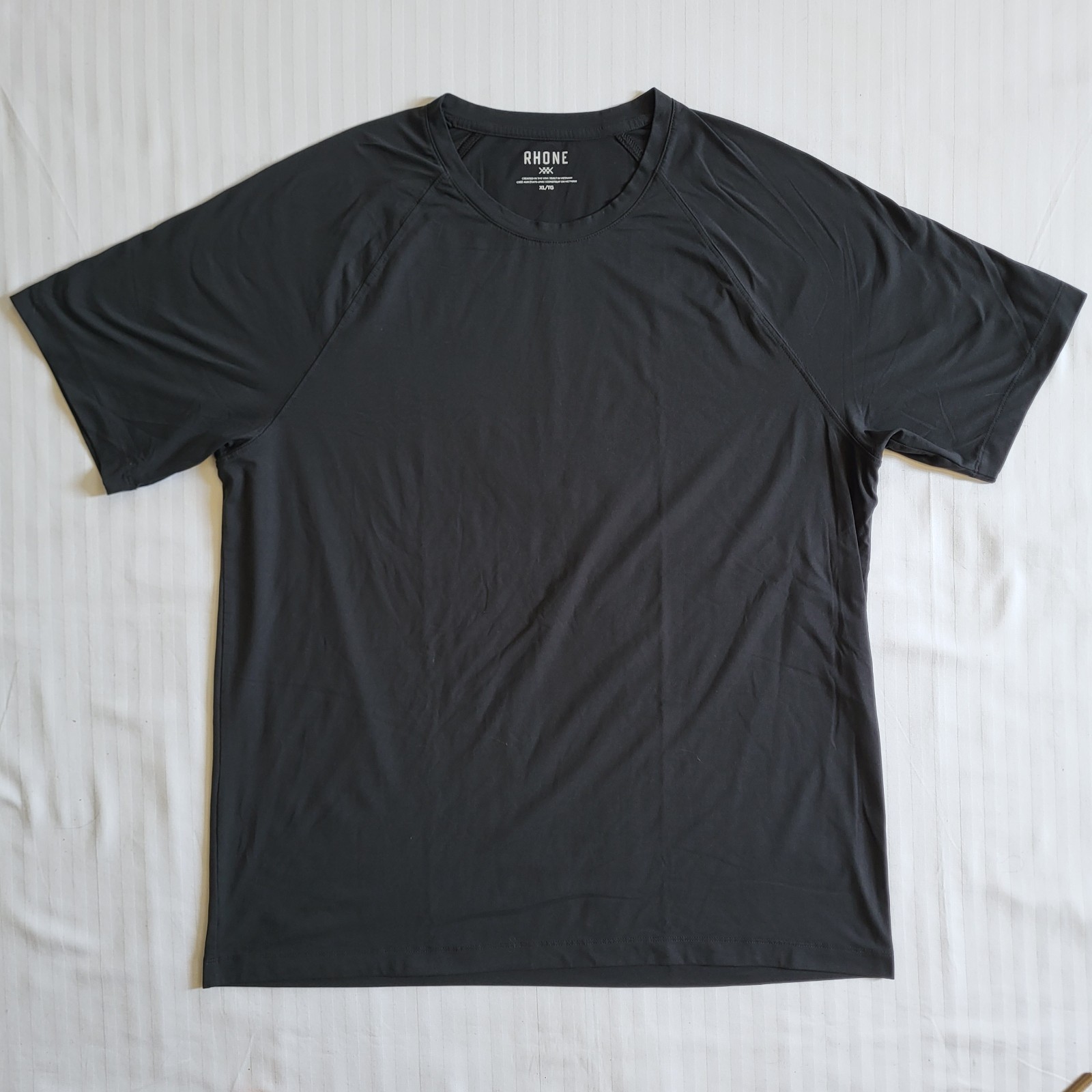 Rhone Reign Tee Men's XL Black Short Sleeve Performance Training Stretch T-shirt gallery