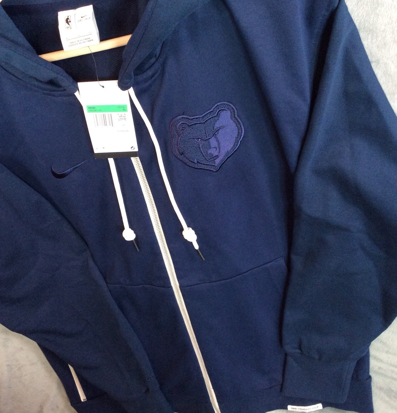 Men’s Nike Dry-Fit Memphis Grizzlies Hoodie Size XL Navy Blue gallery