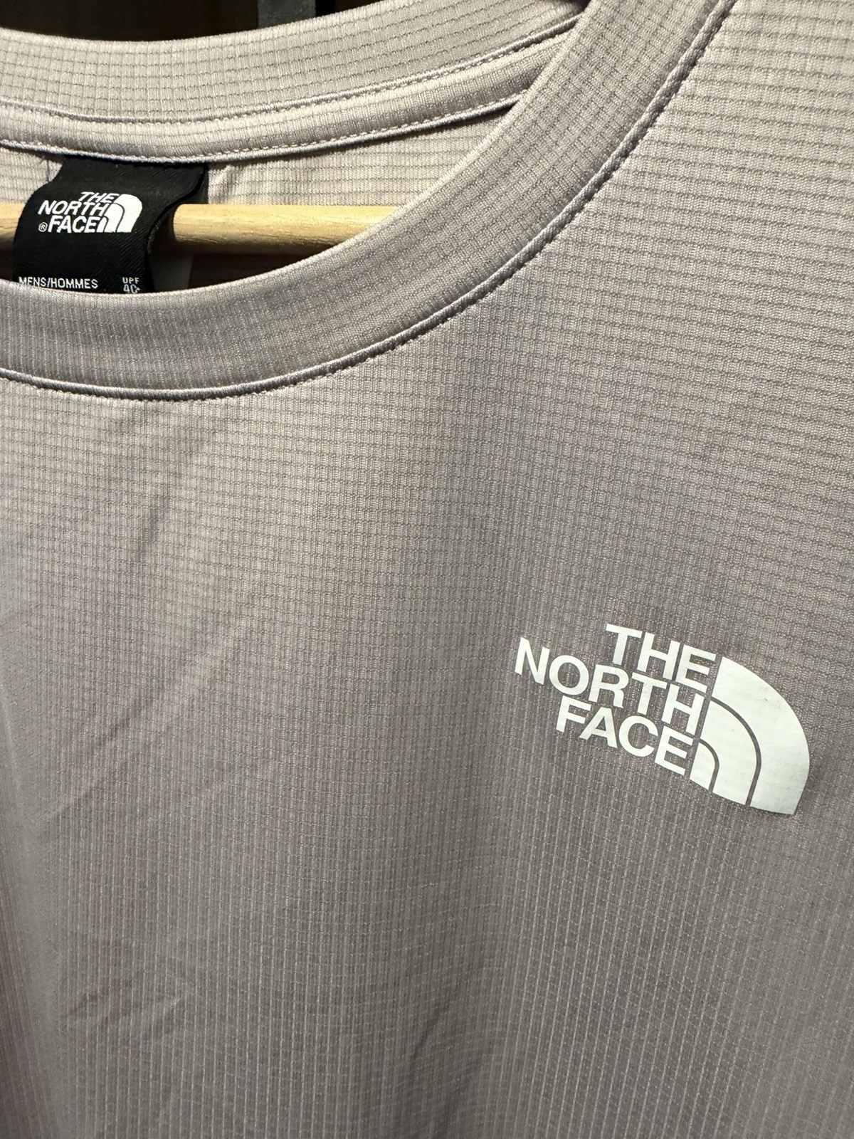 North Face Men’s LIGHTRANGE™ Shadow Short-Sleeve Shirt Moonstone Grey Size XL gallery