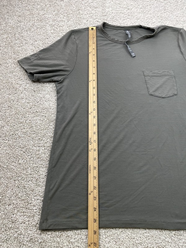 Vuori Linear Tech Tee Shirt Men's Small Gray Striped V196 Travel Workout Pocket gallery