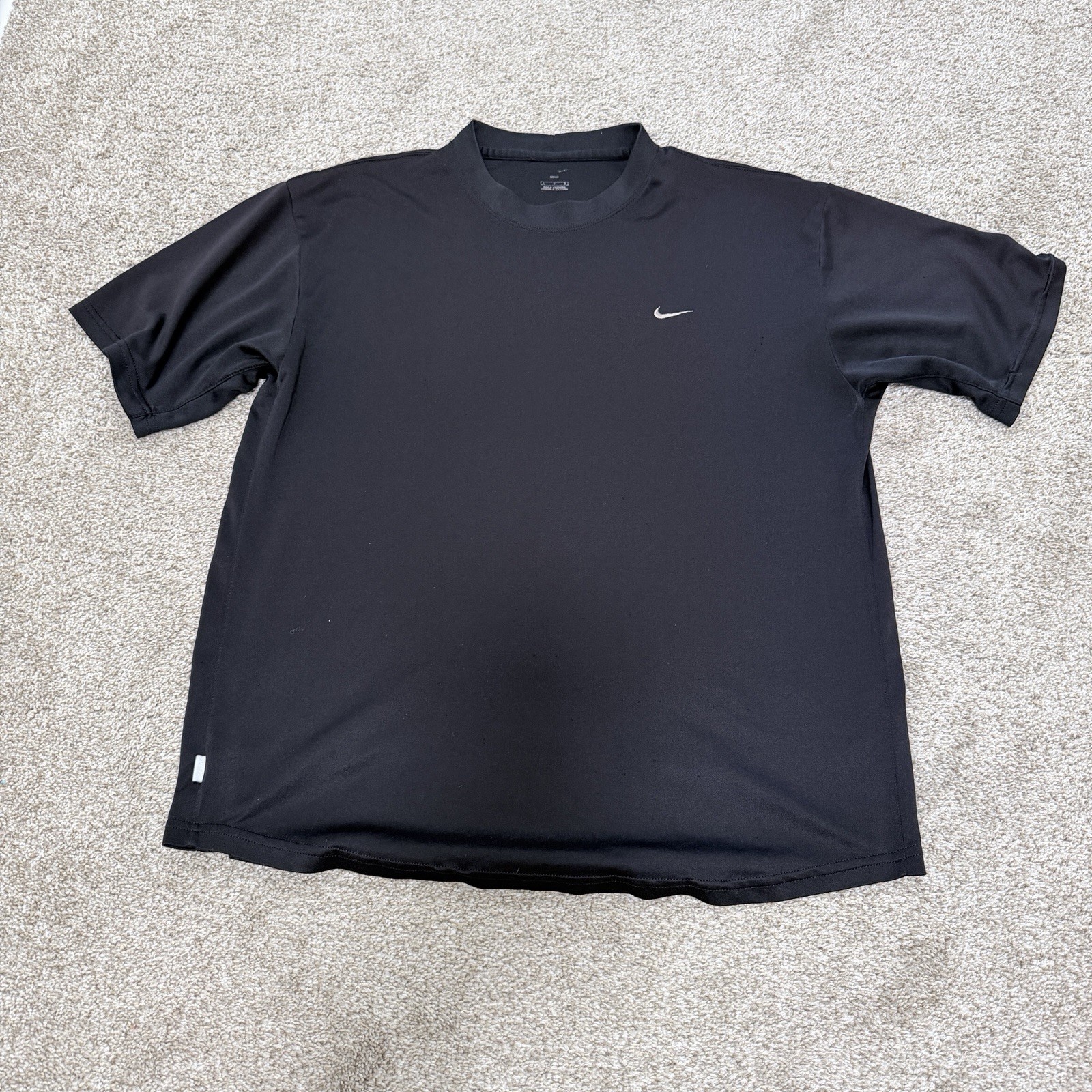 Men’s Nike Dri-Fit Size L Black Pullover Shirt gallery