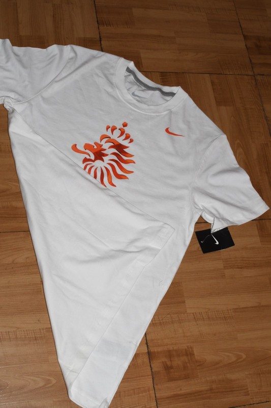 NIKE NETHERLANDS NATIONAL TEAM CORE BASIC MENS SOCCER T-SHIRT - MENS SIZE LARGE gallery