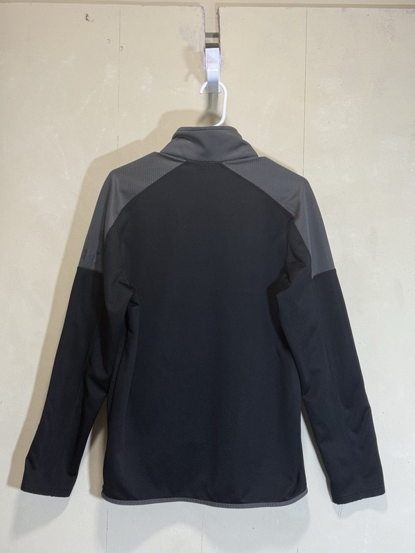 Under Armour 1/4 Zip Athletic Pullover Men's Sz M / Black and Gray gallery
