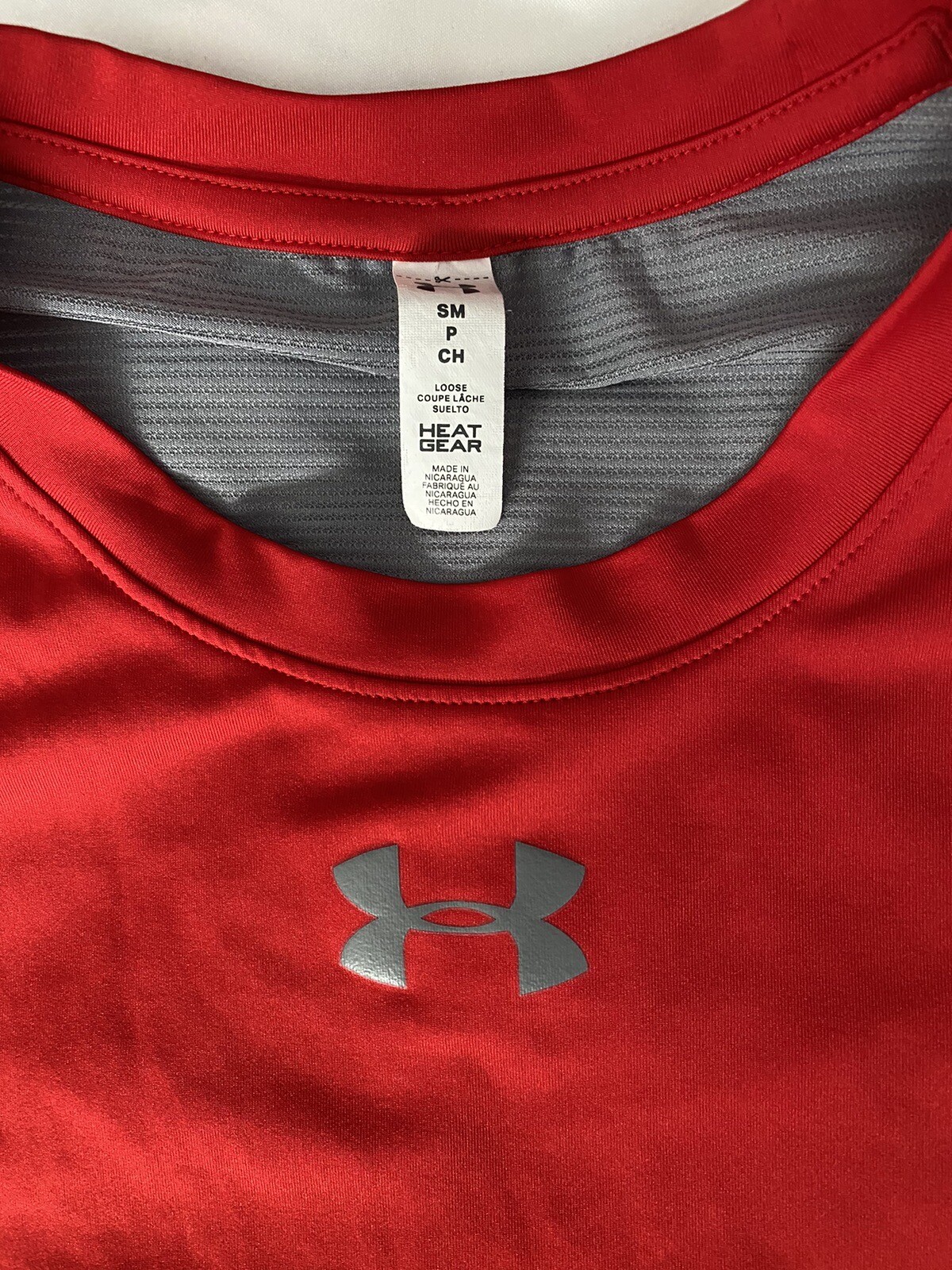 Men's Pre-Owned Under Armour Red and Gray Shirt Size Small gallery
