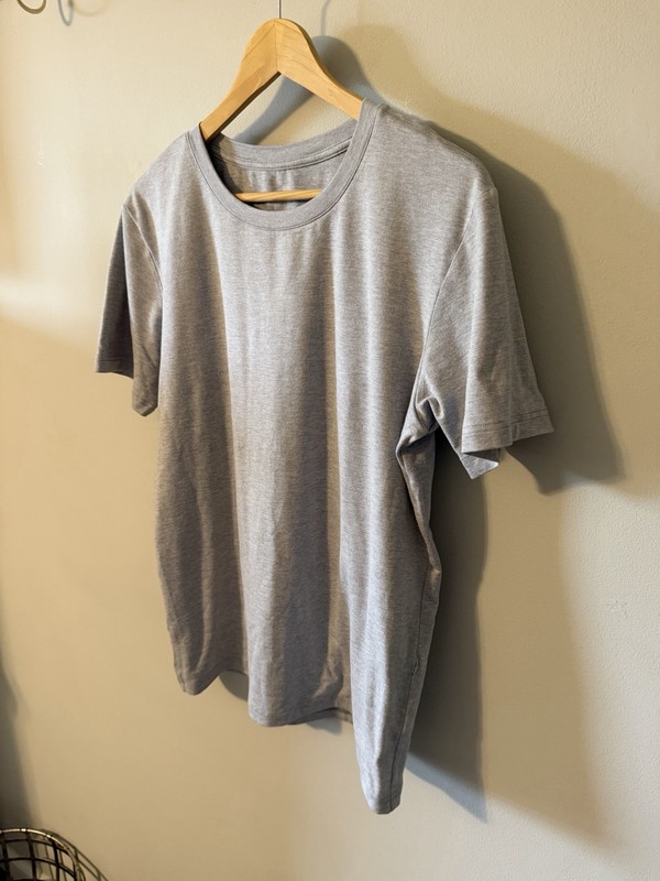 ALO Yoga Conquer Reform Crewneck Short Sleeve in Athletic Heather Gray gallery