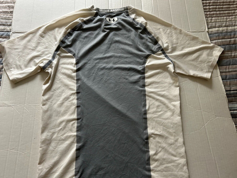 UNDER ARMOUR COMPRESSION HEATGEAR L OFF WHITE SHORT SLEEVE SHIRT gallery