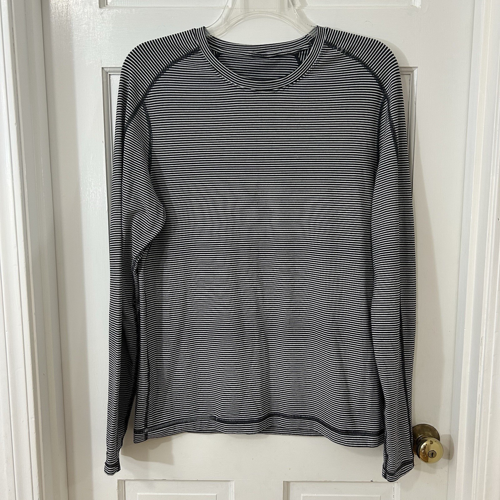 Lululemon Surge Warm Mens Mini Striped Blue Nautical Long Sleeve Shirt Sz. XL? gallery