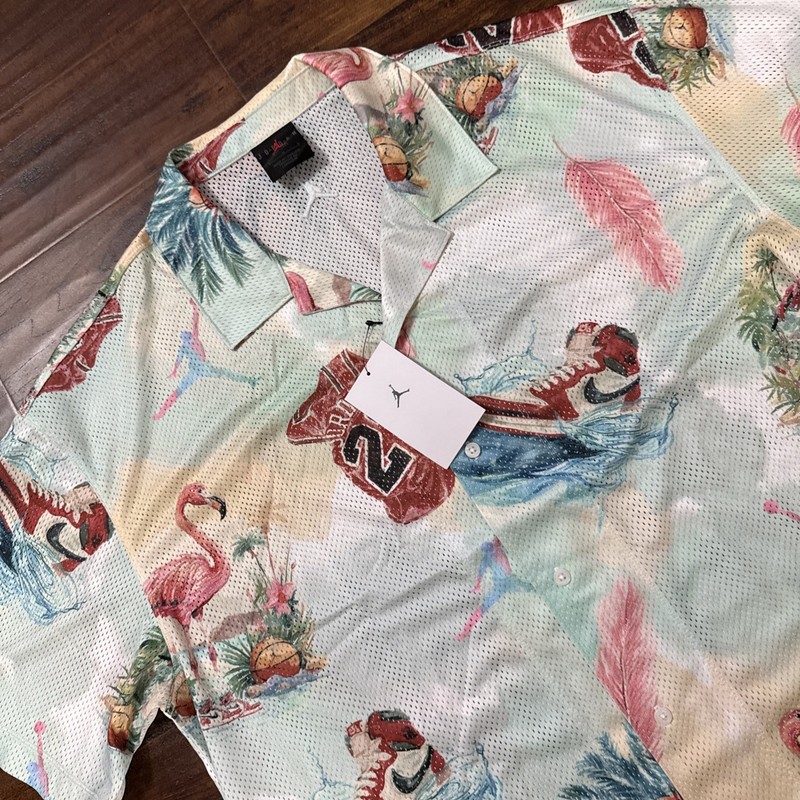 NWT Jordan Nike Top Shirt Button Front Essentials Tropical Print Men's L. E1 gallery
