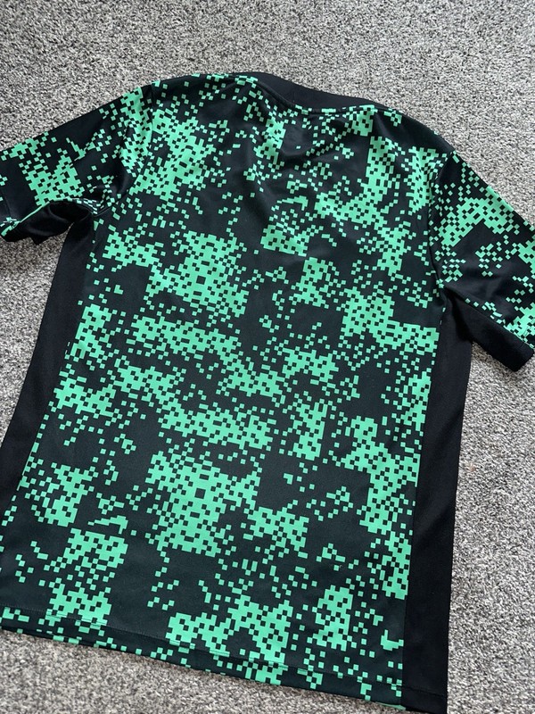 Nike Dri-Fit T-Shirt Mens Size Medium Green Black Short Sleeve Minecraft G7 gallery
