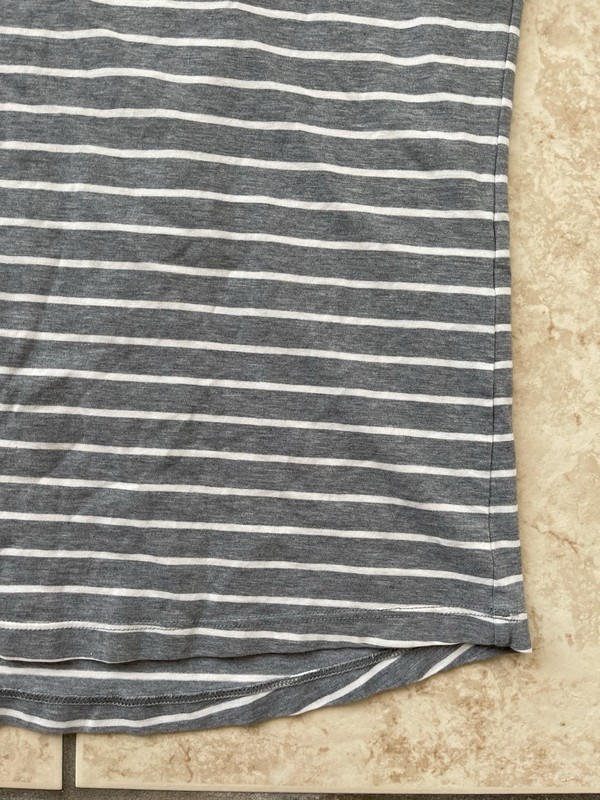Lululemon Basic Tee Men’s Short Sleeve Gray Medium Stripe Classic V-Neck T-Shirt gallery