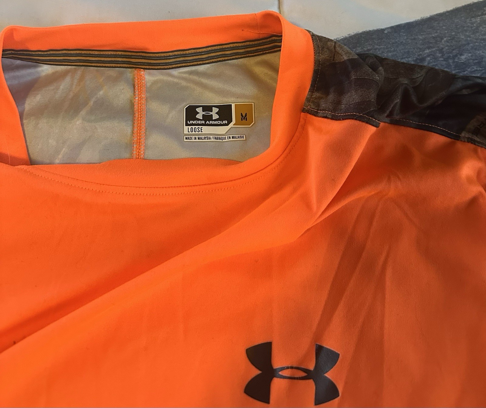 Under Armor Men’s Medium Hunter Orange/Camo Long Sleeve gallery
