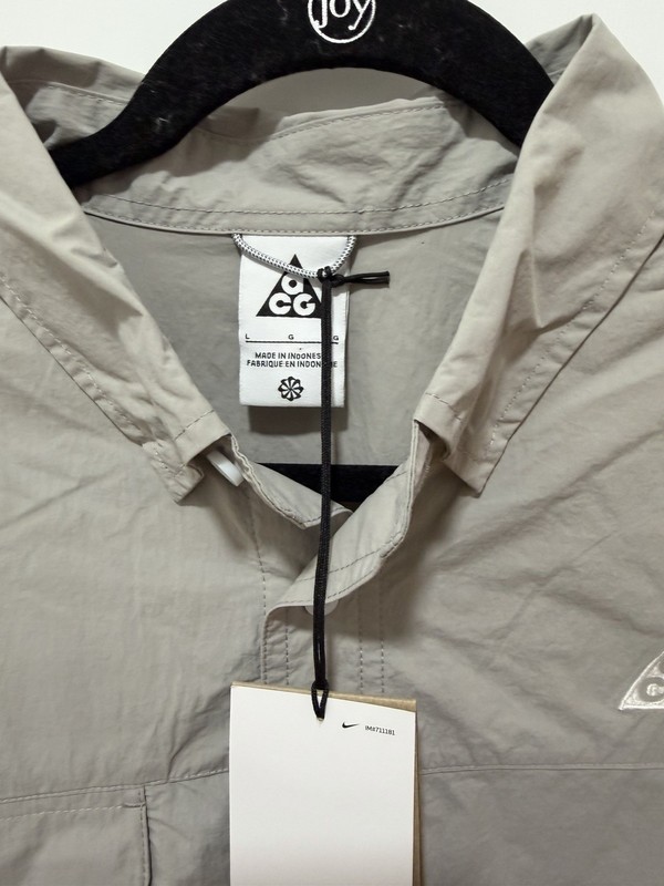 Nike ACG Orb Weaver UV Repel Short Sleeve Shirt Men’s Size Large HJ2883-009 gallery