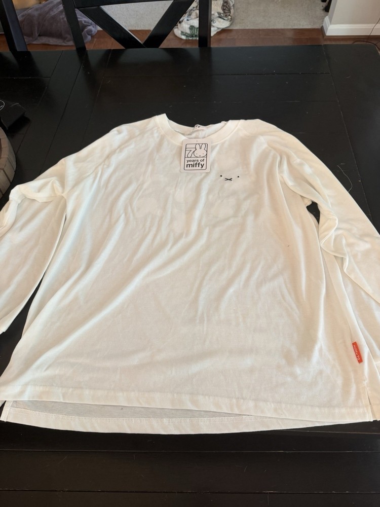 Miffy Women’s White Long Sleeve Crew Neck Cotton Knit Logo T-Shirt Size M