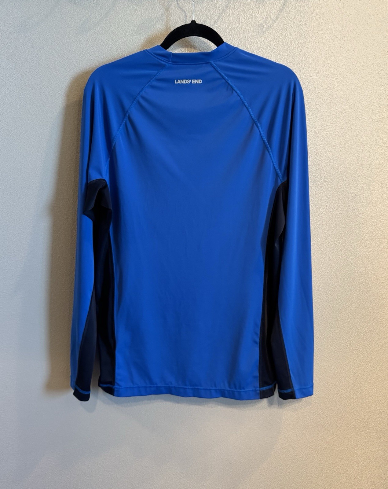 Lands' End Men's M/T Blue/Black Colorblock Crew Neck Raglan Stretch Logo Tee gallery