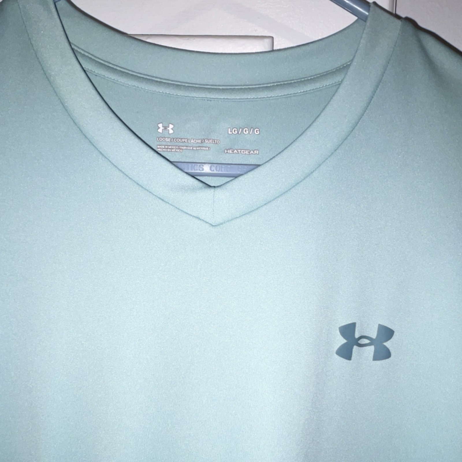 Under Armour HeatGear Men's V-Neck Short Sleeve Loose Fit Green Logo Tee L gallery