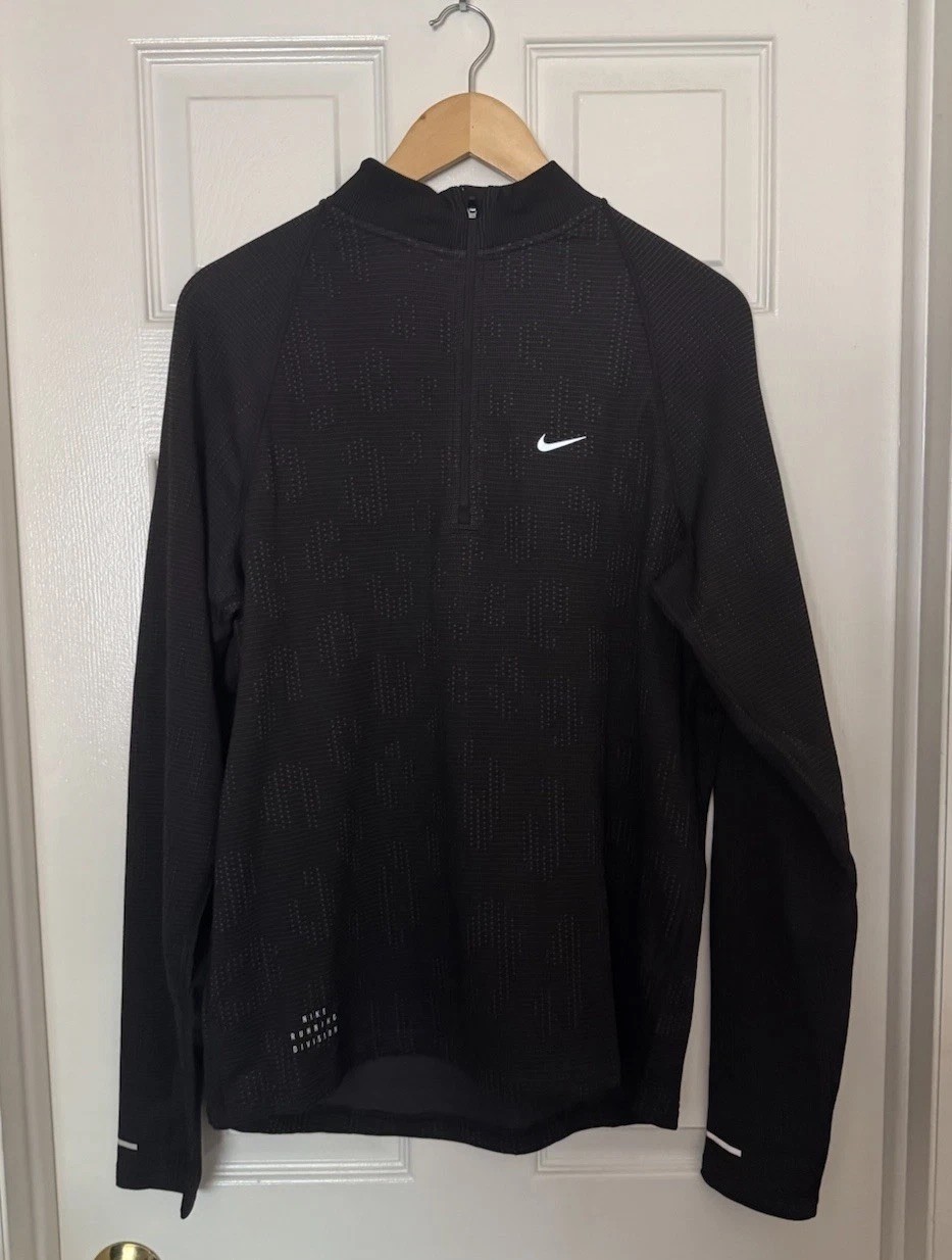Nike Men’s Small Pinnacle Running Division 1/2 Zip Shirt Black FZ1121-010 gallery