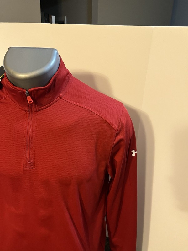 Under Armour Men’s LS 1/4 Zip Pullover Red Small Polyester - NWT gallery