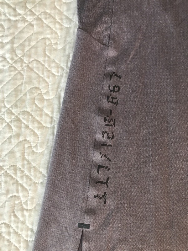 Lululemon Textured Training Short Sleeve T Shirt Men's Size ML Lavender EUC! gallery