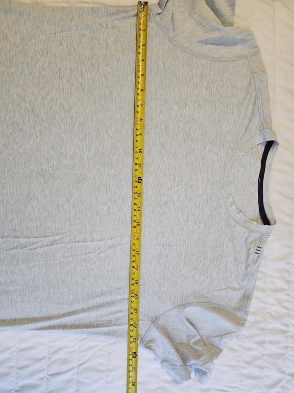 Lululemon Men's Baby Blue Workout Tshirt Size Large Short Sleeve gallery