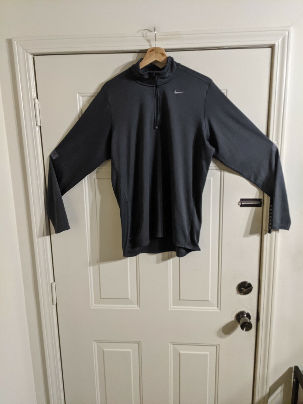 Nike Running 1/4 Zip DriFit Mens Large Pullover PRISTINE CONDITION Ash Gray. gallery